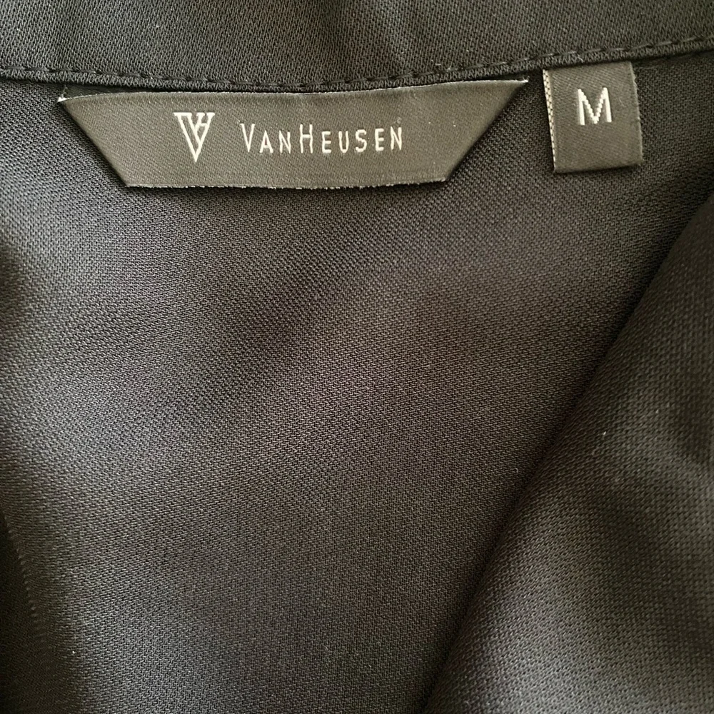 Van Heusen Black Blouse Size M Business Casual Work Top NWOT - Picture 3 of 5